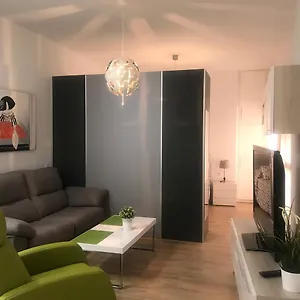 https://apartamentos-gold-premiun-cister-12.hotelsinnerja.org